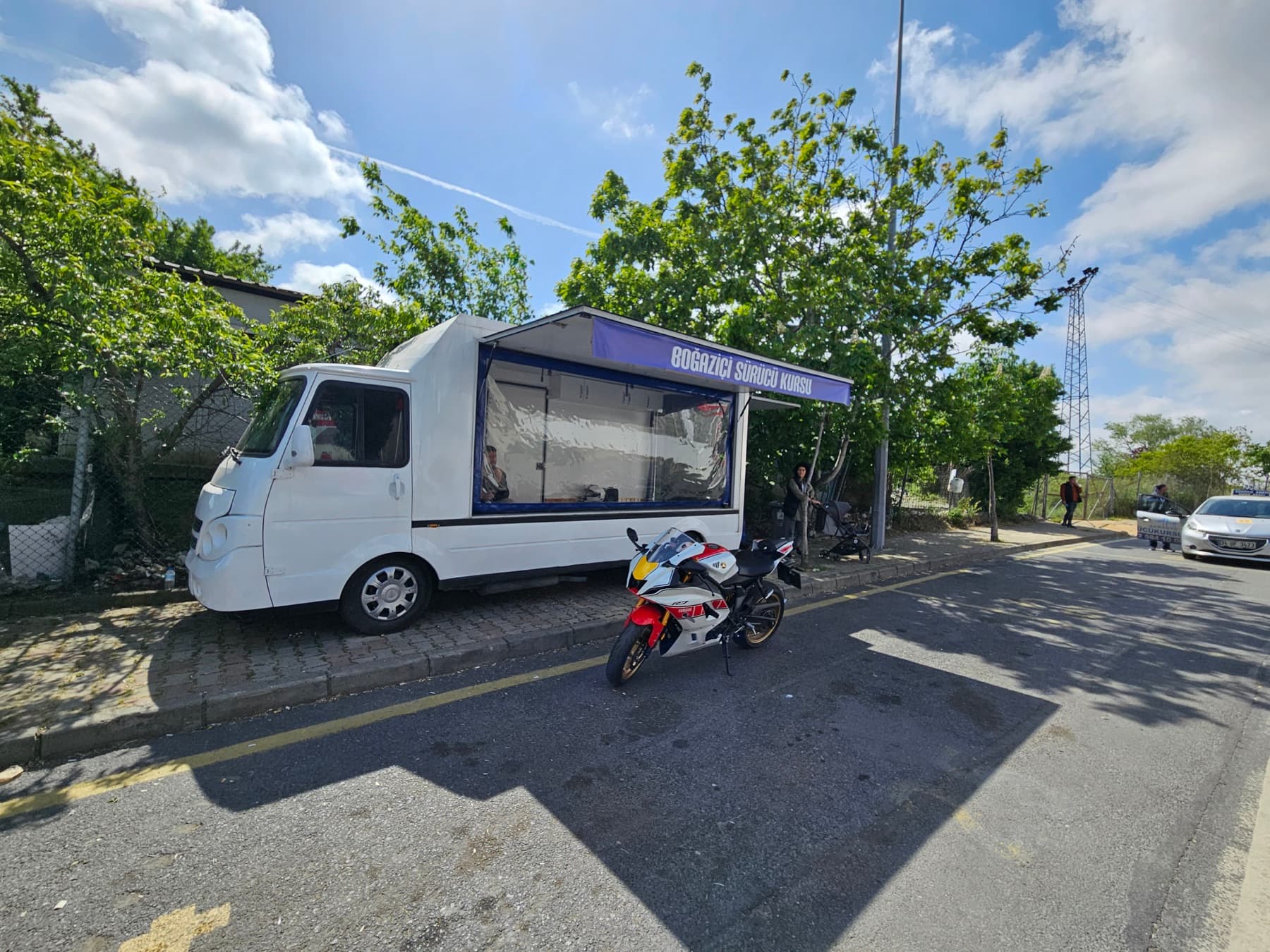 Boğaziçi Eğitim sınav parkurundaki karavan